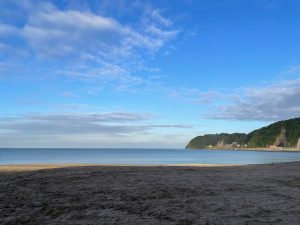 台風後の逗子海岸